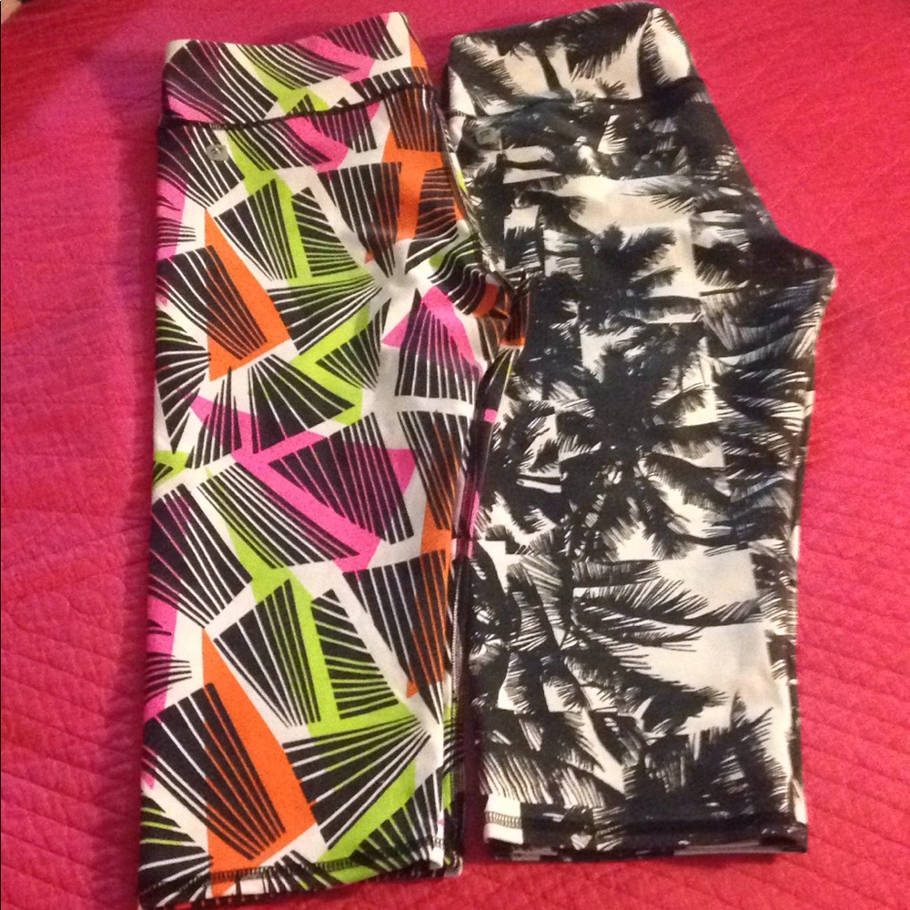 Bundle of Fabletics Capri Pants Size Small